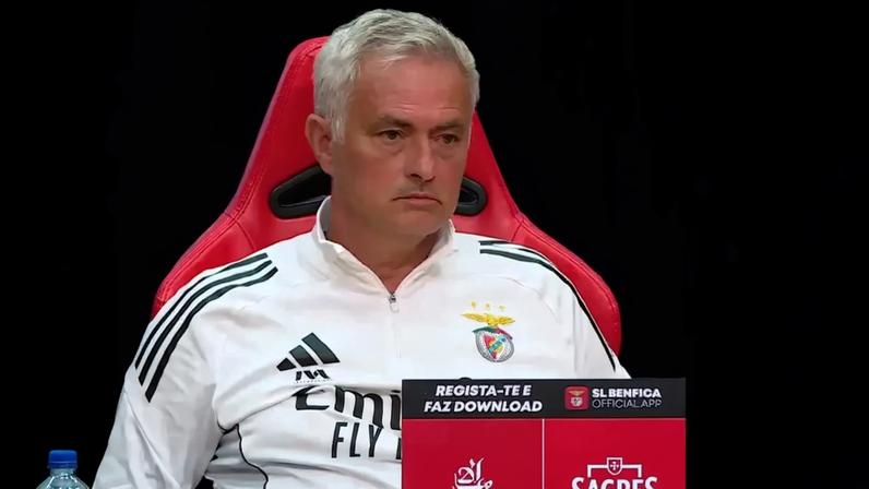 Mourinho e o futuro de Otamendi: «Está tudo nas suas mãos»