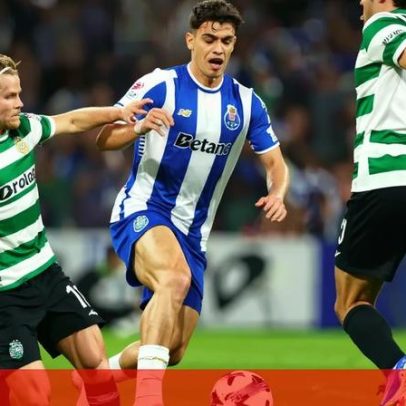Pé direito inchado do capitão do Sporting após pisão de Gabri Veiga