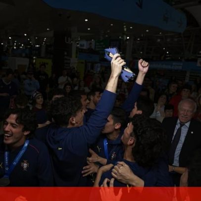 Seleção Nacional Sub-20 de Portugal recebe festa após título europeu de praia