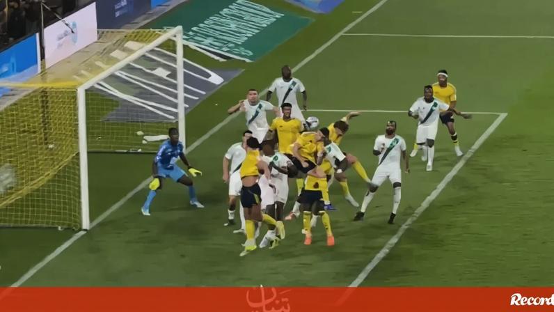 CR7 cabeceamento certeiro garante vantagem ao Al Nassr