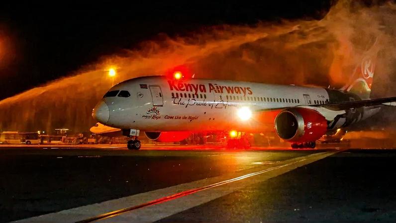 Novo herói nacional chega ao Quénia após receção a Sabastian Sawe em Nairobi