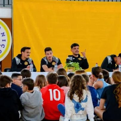 Jogadores do Nacional vão à escola