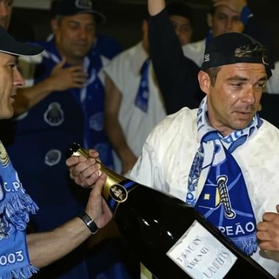 Como o FC Porto celebrou os títulos deste século, em campo, na Luz e no sofá