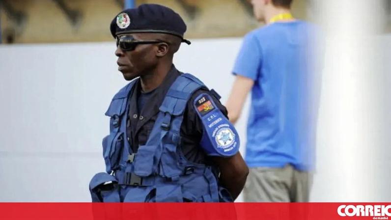 Polícia angolana