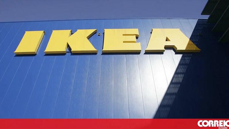 Grupo de mulheres assalta IKEA com Porsche