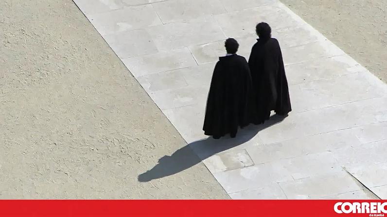 Estudantes universitários