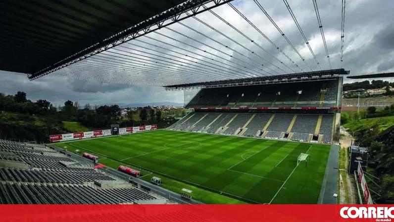 Adeptos do Friburgo confiantes com o clima e a cerveja de Portugal