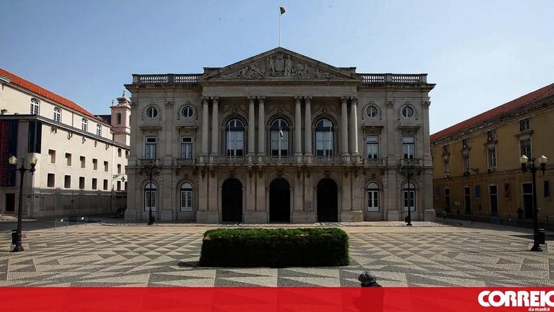 Trabalhadores da EGEAC protestam em frente à Câmara Municipal de Lisboa