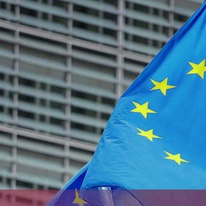 UE critica regresso de russos e bielorrussos à natação com bandeiras e hinos