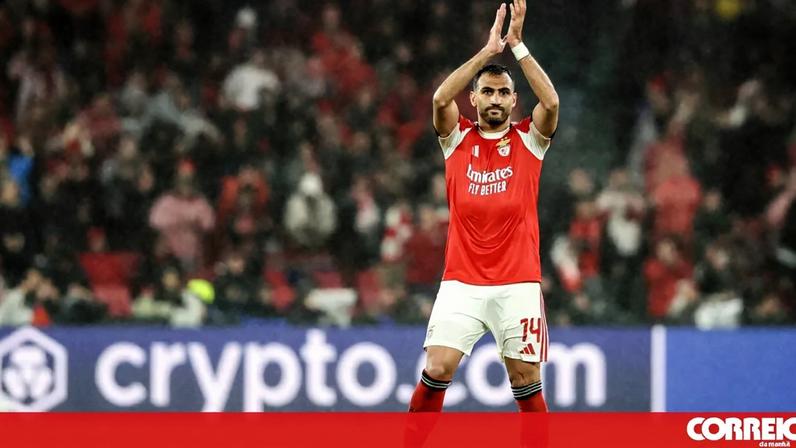 Pavlidis volta ao onze titular