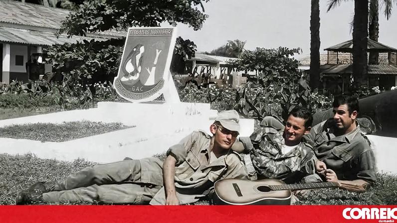 Manuel da Ressurreição Cardoso e mais dois dos seus camaradas em Angola