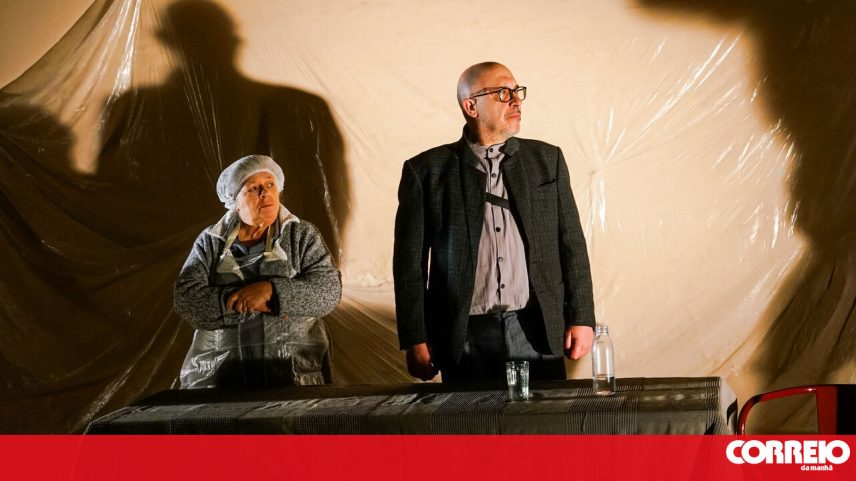 Banalização do mal e medo em palco em Almada