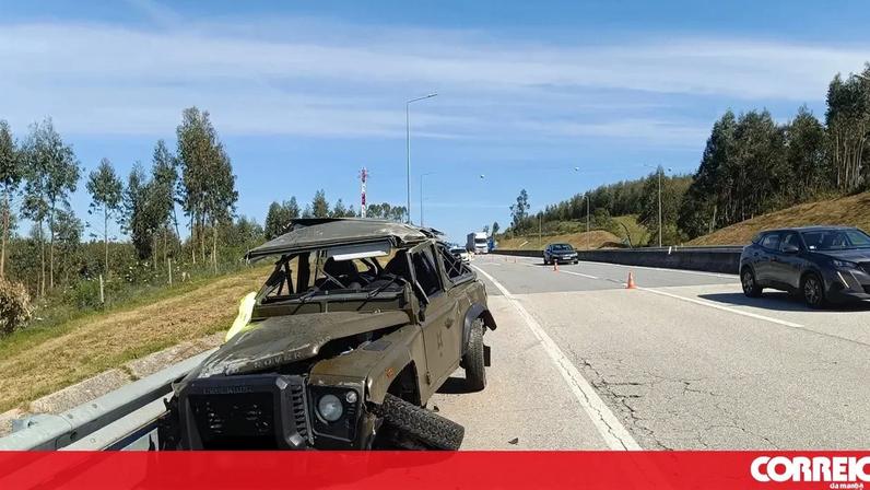 Dois militares feridos num capotamento na A13, em Tomar