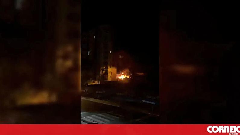 Carro incendiado em Algés deixa investigação em curso