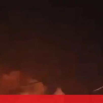 Bombeiros e GNR salvam 9 viaturas de incêndio