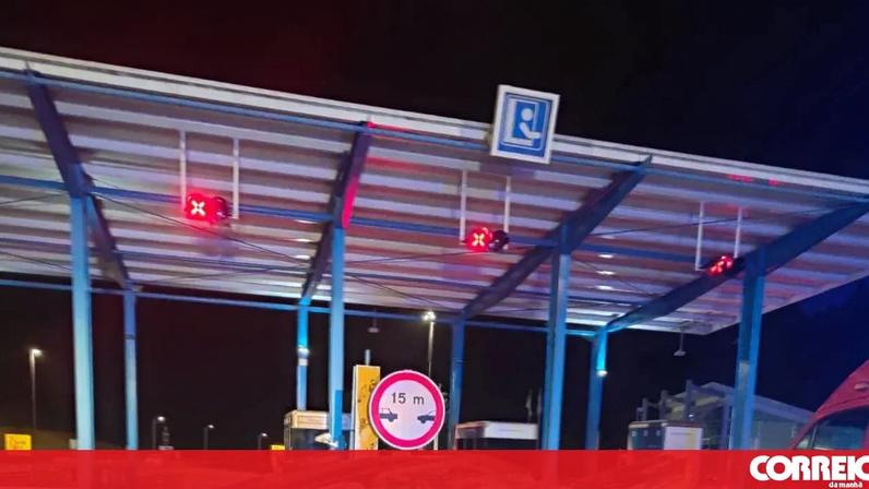 Despiste na A42 em Felgueiras fere gravemente condutor, com viatura destruída e vítima hospitalizada