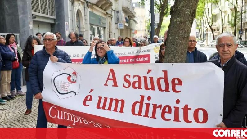 50 manifestantes no Ministério da Saúde pela continuidade das urgências obstétricas