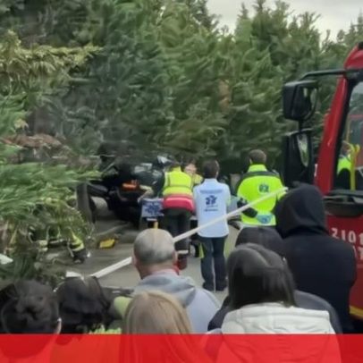 Duas pessoas ficaram encarceradas em acidente entre três viaturas em Lisboa