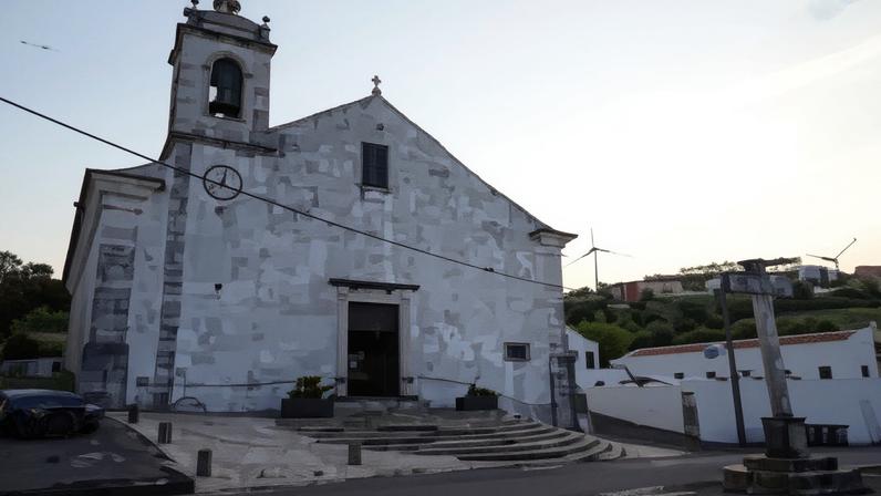 Igreja de São Pedro em Almargem do Bispo passa por recuperação.