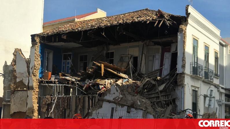 Idosos desalojados em Faro após derrocada de parede de prédio