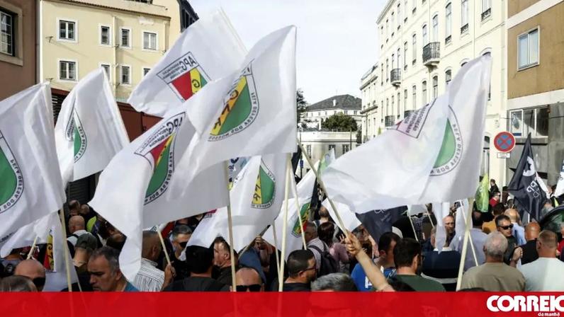 Mil elementos das forças de segurança protestam contra cortes nas reformas