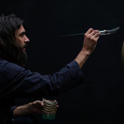 JP: infância difícil e autismo, refúgio no desenho que o tornou pintor