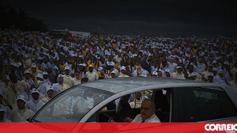 Papa sai de Angola satisfeito e deixa recados claros ao país