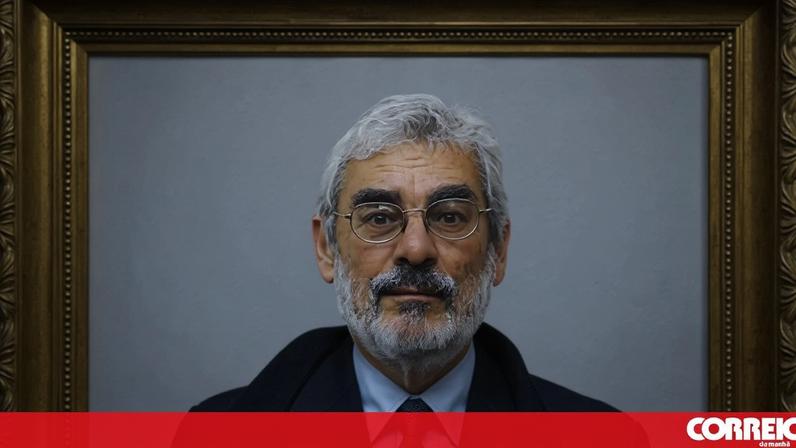 Homenagem a José Santa-Bárbara, designer de capas de José Afonso e do logótipo da CP, falecido aos 89 anos