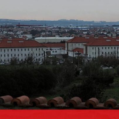 Aguardente, telemóveis e material para droga encontrados na cadeia de Sintra