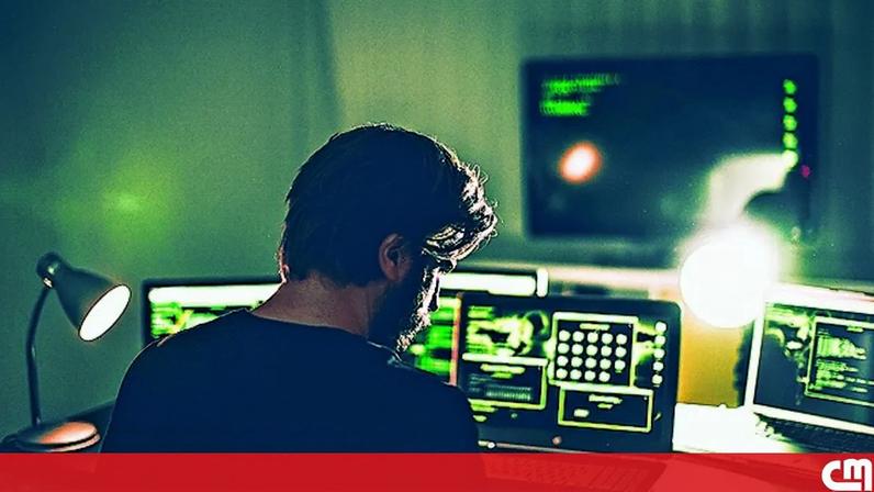 Perde 18 mil euros em burla com nome de António Lobo Antunes