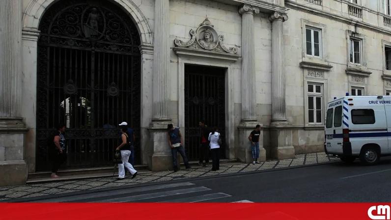 Mãe condenada a seis anos por permitir abusos sexuais à filha menor