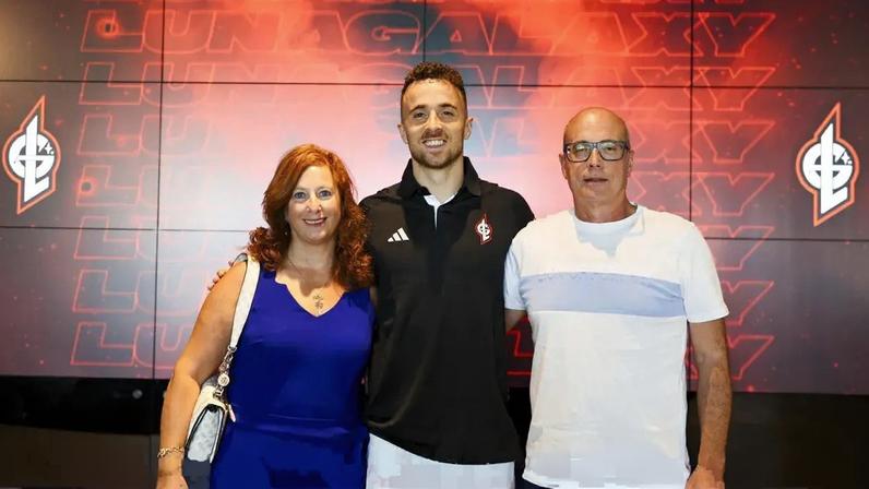 Mãe de Diogo Jota quebra silêncio e revela última mensagem ao filho