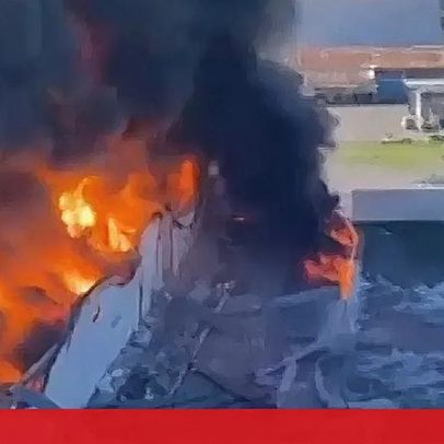 Enorme coluna de fumo negro em armazém ligado à BP após ataque no Iraque