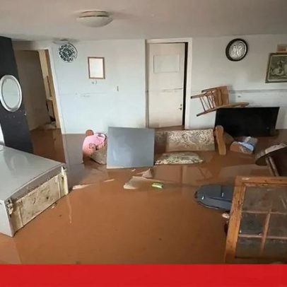 Chuva intensa provoca inundações em habitações em Atenas