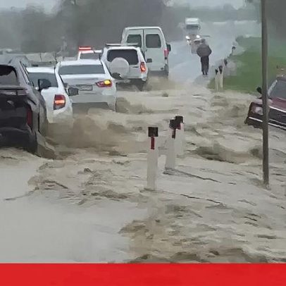 Imagens mostram cheias e estragos provocados por chuvas intensas na Rússia