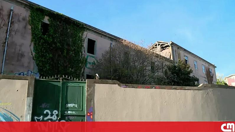 Antigo Asilo de Mendicidade do Porto em abandono; venda termina na justiça
