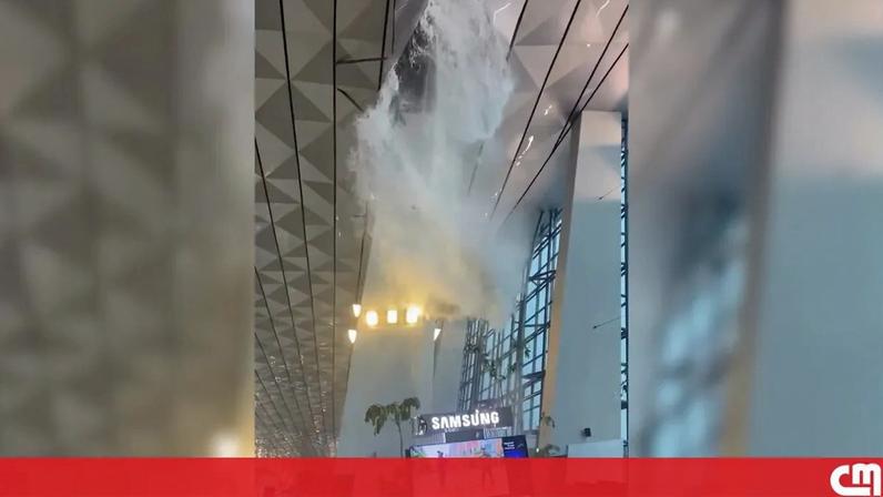 Teto de aeroporto na Indonésia desaba após chuvas intensas