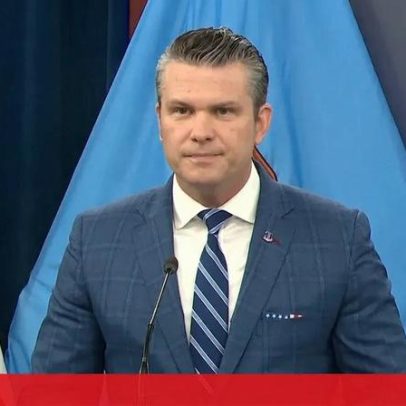 Heghseth afirma que Trump escolheu a misericórdia ao cessar-fogo
