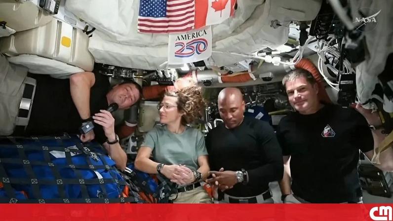 Reid Wiseman recorda homenagem da tripulação da Artemis II à sua esposa