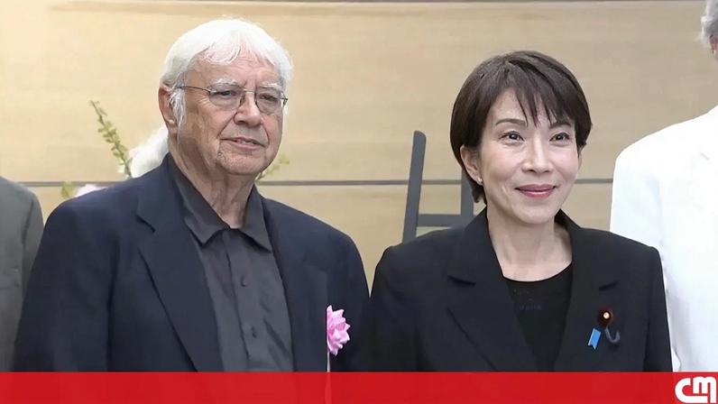 Imagem de Sanae Takaichi recebendo os membros do Deep Purple em Tóquio.