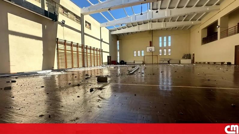 Vento forte arranca telhado do quartel dos Bombeiros de São Brás de Alportel