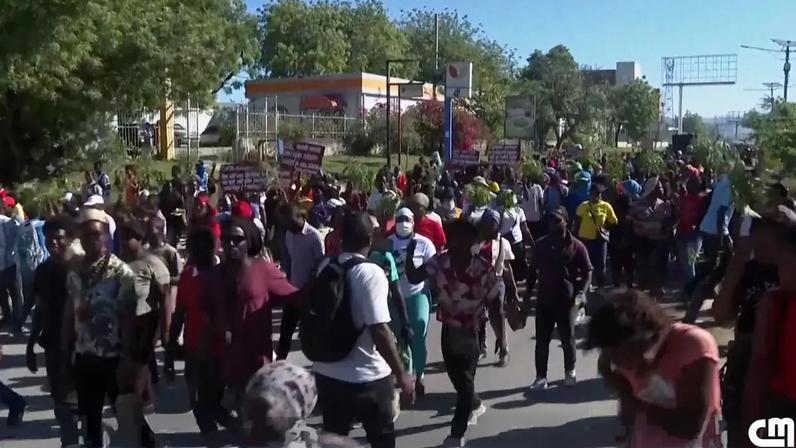 Protestos no Haiti exigem salários mais altos após subida de combustíveis