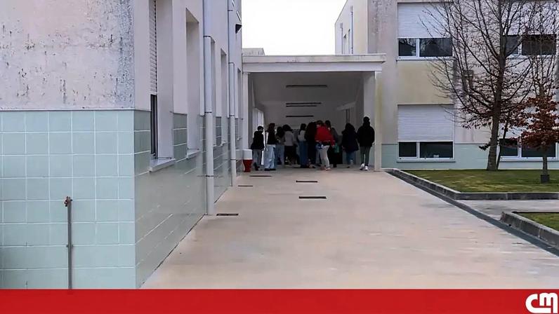 Aluno fica inconsciente após golpe de mata-leão em escola na Golegã