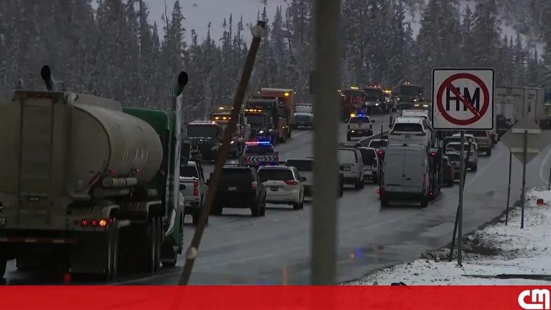 Colisão em cadeia envolvendo cerca de 70 veículos deixa oito feridos nos EUA