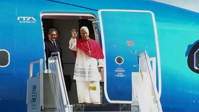 Papa Leão XIV chega aos Camarões para segunda etapa da visita a África