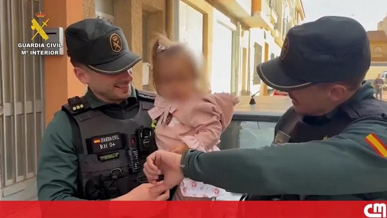 Guardia Civil reencontra bebé que reanimaram fora de serviço