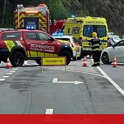 Dois feridos em colisão frontal em Braga