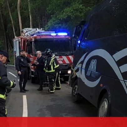 Autocarro com vinte passageiros despista-se em Braga