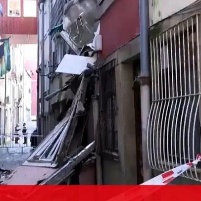 Fachada de habitação devoluta desabou no Porto