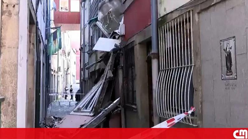 Fachada de habitação devoluta desabou no Porto
